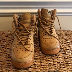 Wheat Air Force women’s size 8 youth size 7